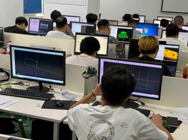 深圳光明政群数控编程培训实力测评：学员口碑与就业数据深度解析