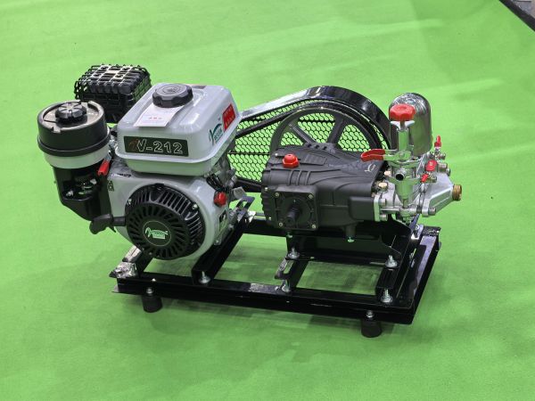 <b>汽油动力加持，浙江台州悦农机械打药机让病虫害无处遁形</b>