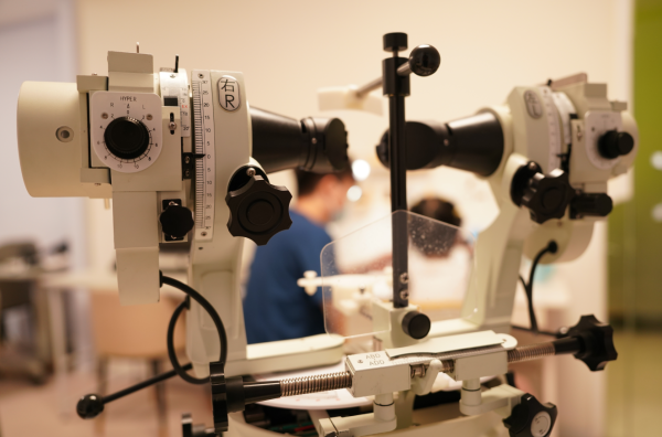 破解春季干眼/近视/斜视/弱视成人摘镜难题，铂林眼科在行动