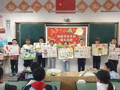 “童阅时光·家校同行”——恩阳二小读书周活动
